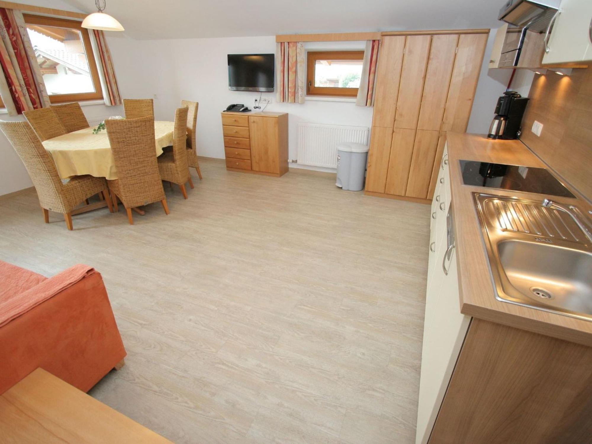 Spacious Holiday Flat Close To The Ski Area Uderns Zewnętrze zdjęcie